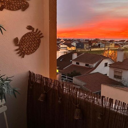 1-Bedroom Sea View Apartment With Private Balcony Costa Da Caparica, Just 5 Minutes From The Beach Costa da Caparica Exterior photo